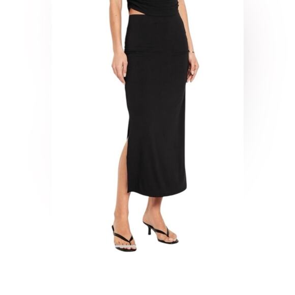 Old Navy Dresses & Skirts - Old Navy black Ruched Maxi Skirt